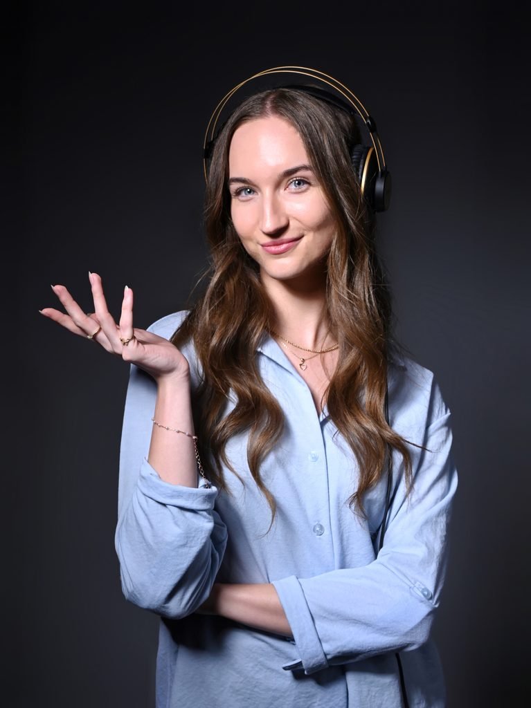 Michelle R Williams - Life Happens podcast presenter